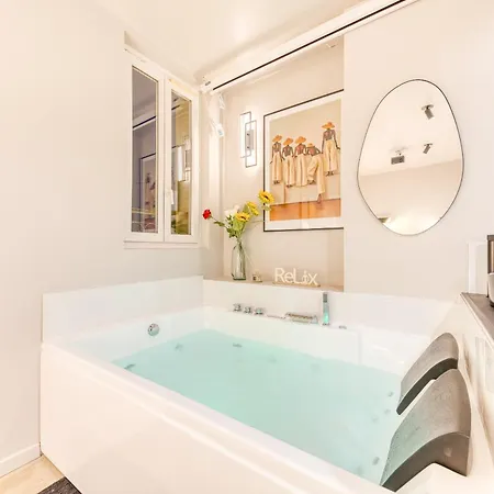 Luxe New York, & Cinema Apartment